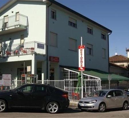 Residence Mariele Tavazzano Kültér fotó